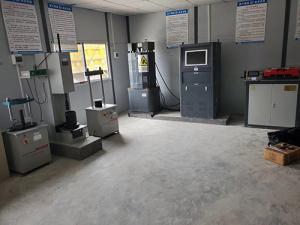 擊實(shí)儀和壓力機(jī)